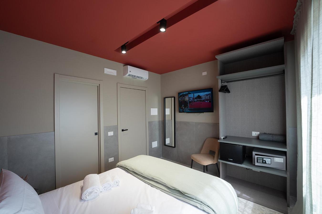 Mia Suites Porto Naples Exterior photo